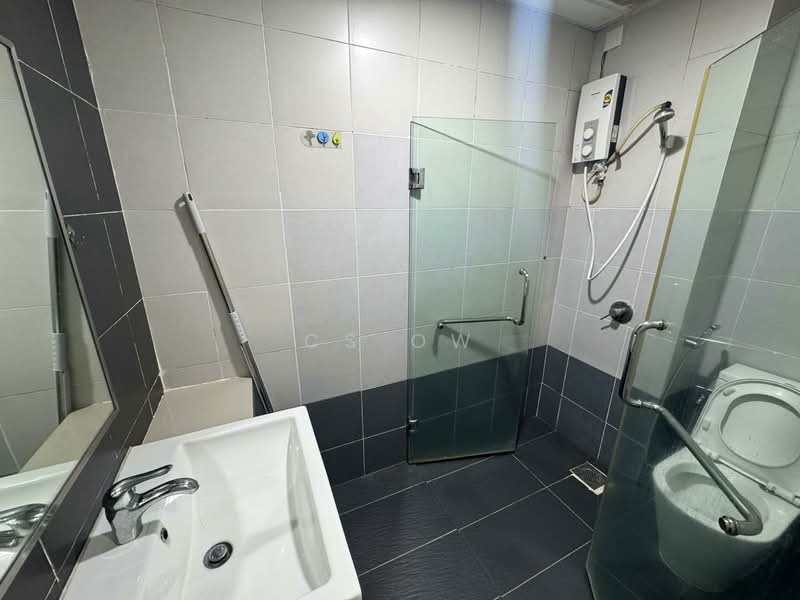 Centrestage Designer Suite untuk Untuk Disewa - RM 1,399 /bulan, Feb 2026 - Bathroom - PropertyGuru.com.my