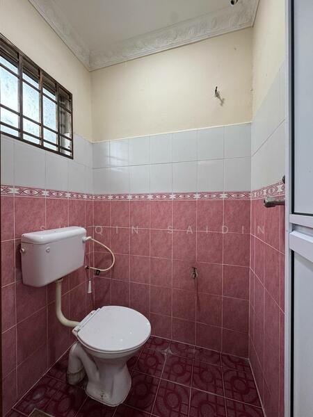 Rumah Teres 1 Tingkat untuk Dijual di Taman Meru Jaya (Kapar) - Shiqin Saidin - Bathroom - PropertyGuru.com.my