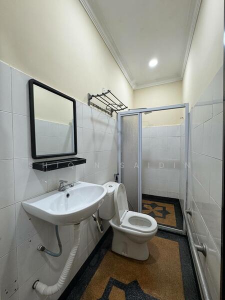 Rumah Teres 1 Tingkat untuk Dijual di Taman Meru Jaya (Kapar) - Shiqin Saidin - Bathroom - PropertyGuru.com.my