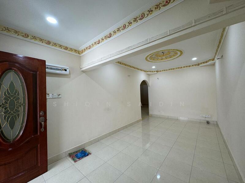 Rumah Teres 1 Tingkat untuk Dijual di Taman Meru Jaya (Kapar) - Shiqin Saidin - Entrance - PropertyGuru.com.my