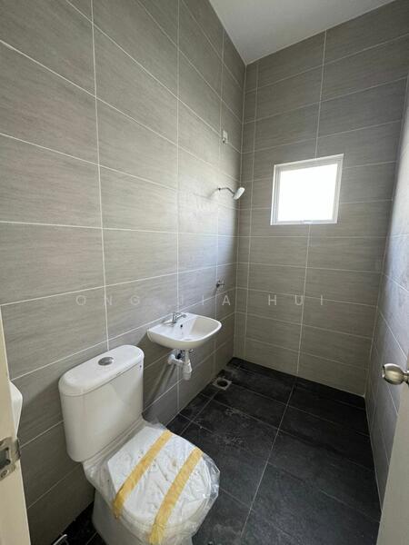 2-storey Terraced House for Sale in Lukut (Negeri Sembilan) - Ong Jia Hui - Bathroom - PropertyGuru.com.my