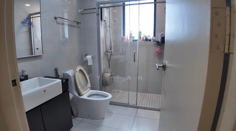 Condominium for Sale at Bay Point @ Country Garden Danga Bay - Ty Tan - Bathroom - PropertyGuru.com.my