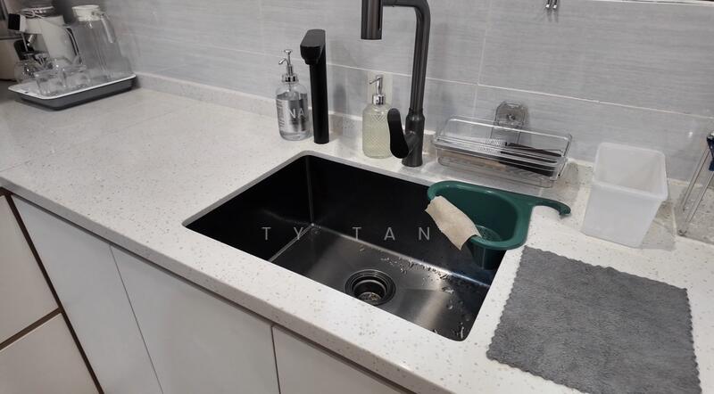 Condominium for Sale at Bay Point @ Country Garden Danga Bay - Ty Tan - Kitchen - PropertyGuru.com.my