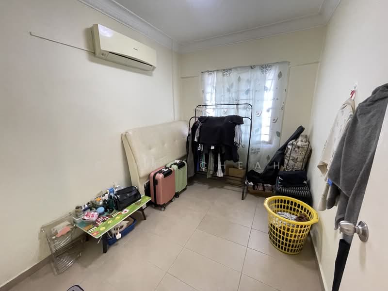 Apartment for Sale at Iris Apartment - Bowie Cheah - Bedroom - PropertyGuru.com.my