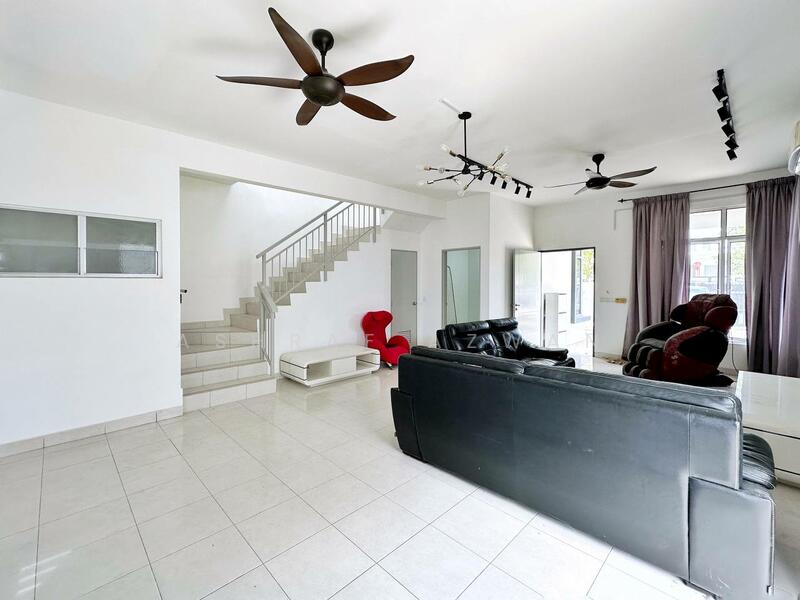 2-storey Terraced House for Sale in Semenyih (Selangor) - Ashraf Azwan - Living Room - PropertyGuru.com.my