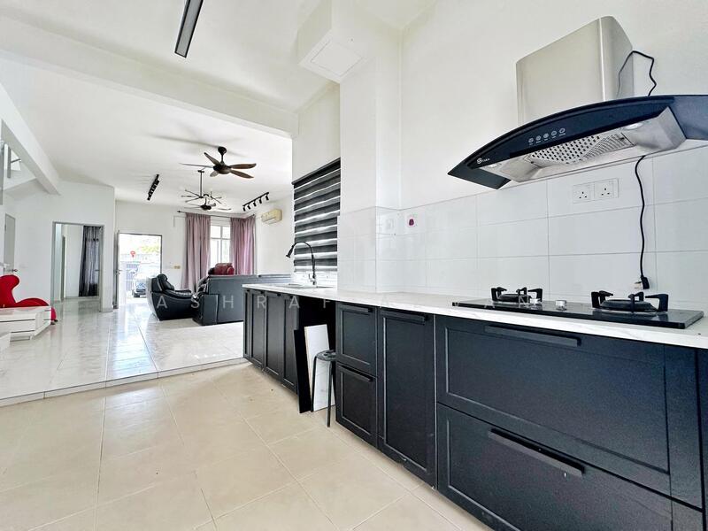 2-storey Terraced House for Sale in Semenyih (Selangor) - Ashraf Azwan - Living Room - PropertyGuru.com.my