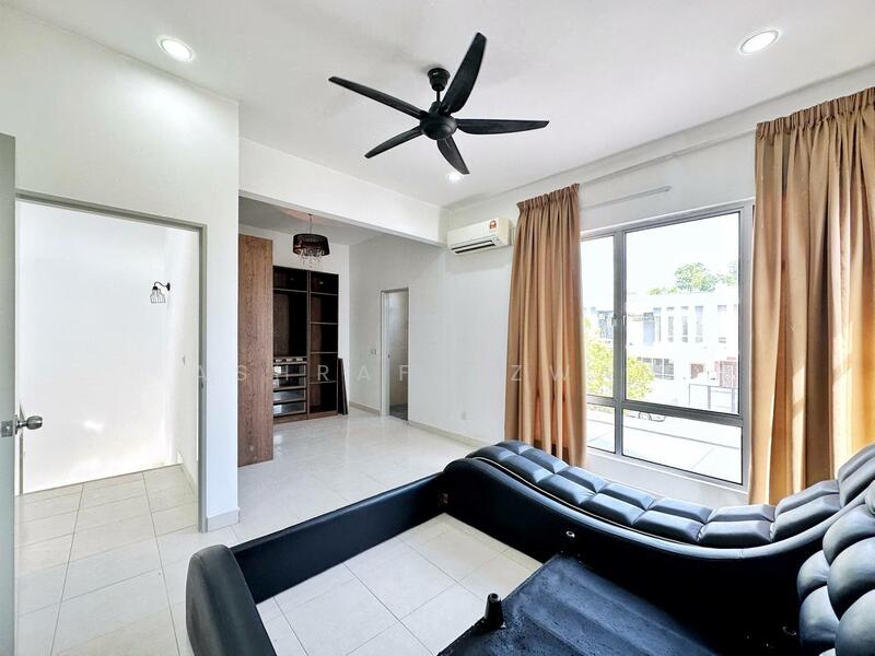 2-storey Terraced House for Sale in Semenyih (Selangor) - Ashraf Azwan - Living Room - PropertyGuru.com.my