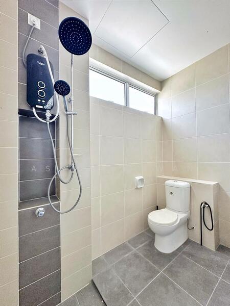 2-storey Terraced House for Sale in Semenyih (Selangor) - Ashraf Azwan - Bathroom - PropertyGuru.com.my
