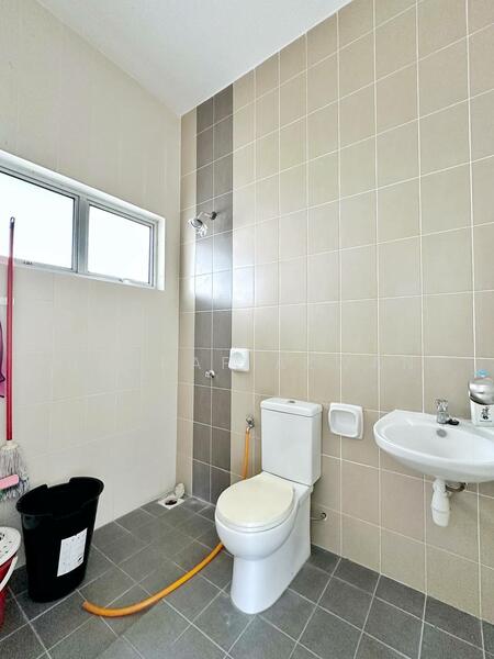 2-storey Terraced House for Sale in Semenyih (Selangor) - Ashraf Azwan - Bathroom - PropertyGuru.com.my