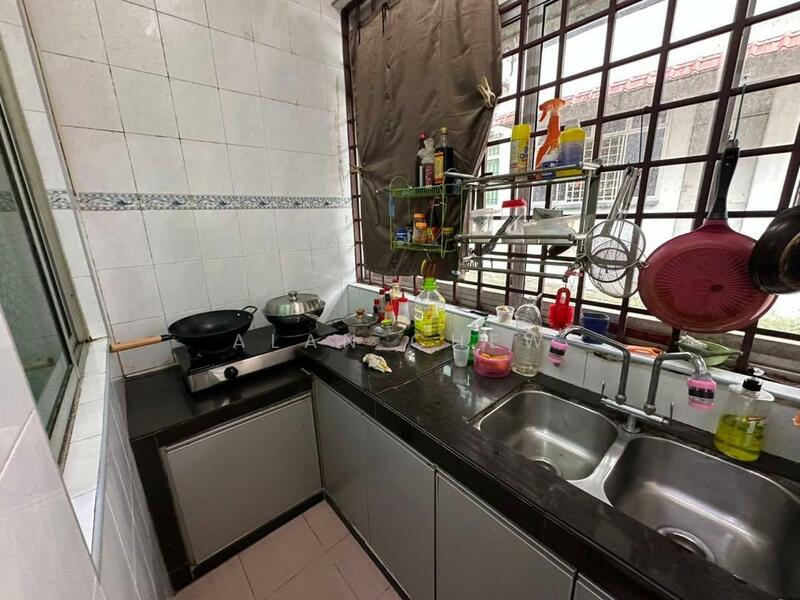 2-storey Terraced House for Sale in Taman Seri Orkid (Skudai) - Alan Chew - Kitchen - PropertyGuru.com.my