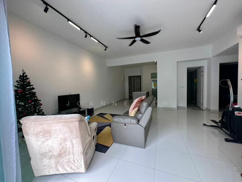 Ferringhi Residence 2 untuk Untuk Disewa - RM 2,300 /bulan, Mac 2026 - Living Room - PropertyGuru.com.my