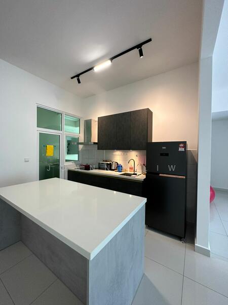 Ferringhi Residence 2 untuk Untuk Disewa - RM 2,300 /bulan, Mac 2026 - Kitchen - PropertyGuru.com.my