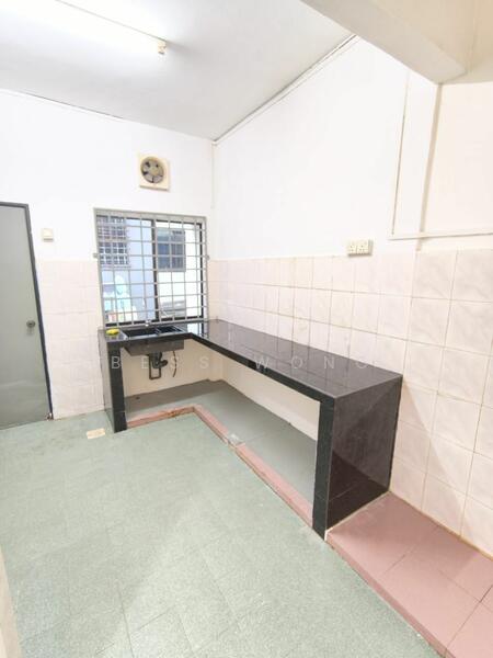 2-storey Terraced House for Sale in Johor Bahru (Johor) - Bess Wong - Kitchen - PropertyGuru.com.my