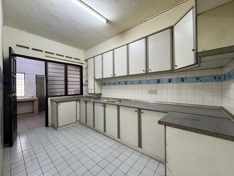 2-storey Terraced House for Sale in Seri Kembangan (Selangor) - KEN TAN - Kitchen - PropertyGuru.com.my