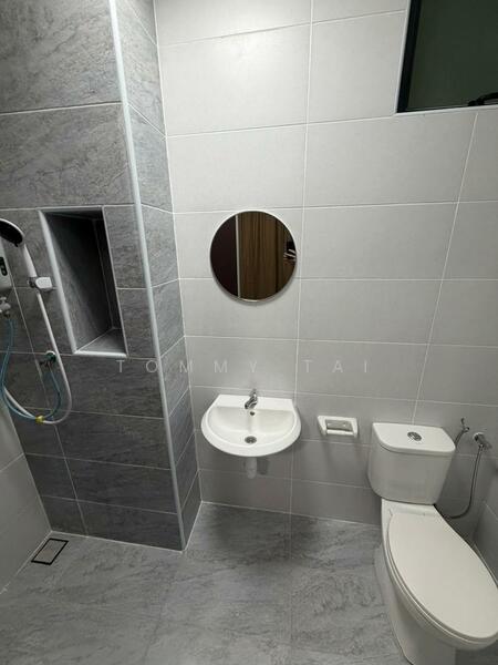 KSL Residence 2 @ Kangkar Tebrau untuk Untuk Disewa - RM 2,300 /bulan, Feb 2026 - Bathroom - PropertyGuru.com.my