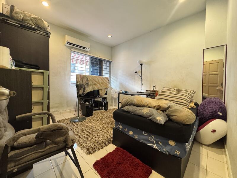 2-storey Terraced House for Sale in Seri Kembangan (Selangor) - KEN TAN - Bedroom - PropertyGuru.com.my