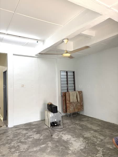 Rumah Teres 1 Tingkat untuk Dijual di Taman Bukit Larang Indah (Telok Mas) - De Costa Timothy - PropertyGuru.com.my