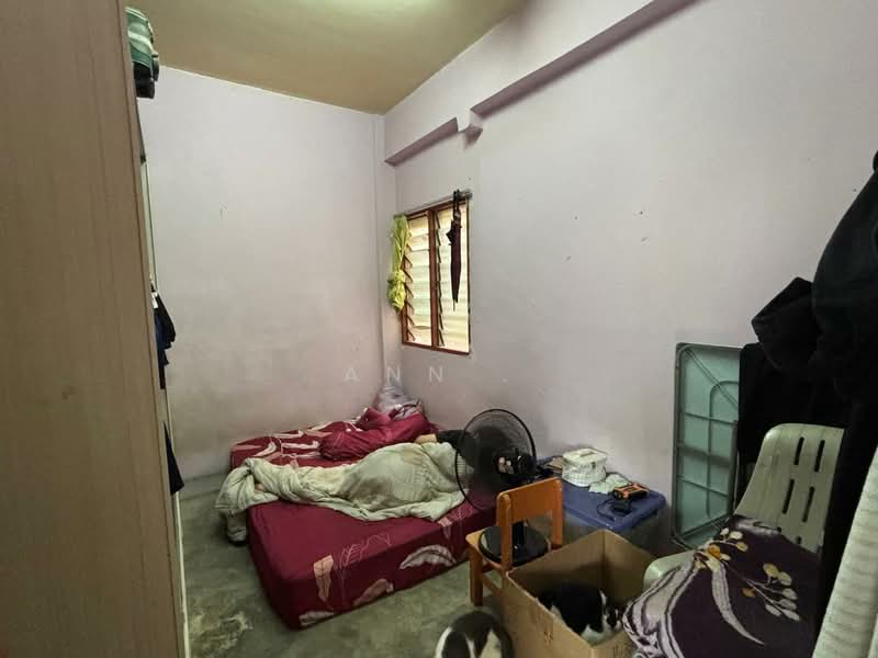 Flat for Sale at Pangsapuri Timur - Ann . - Bedroom - PropertyGuru.com.my
