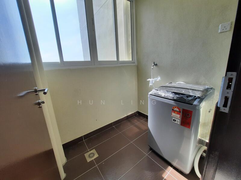 Condominium for Rent at Paraiso Residence @ The Earth - Hun Ling - Balcony - PropertyGuru.com.my