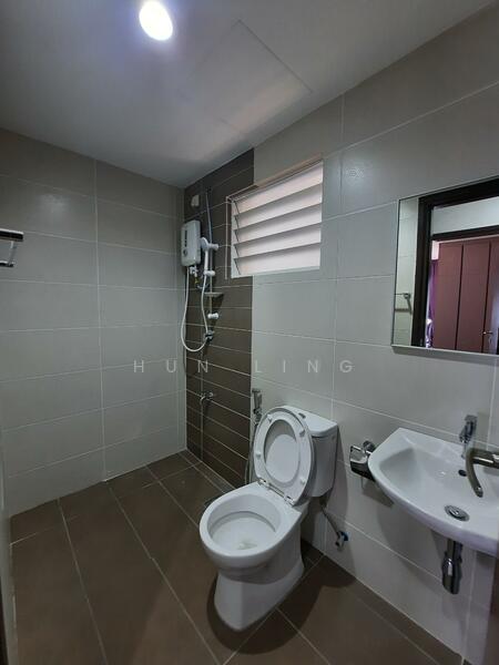 Condominium for Rent at Paraiso Residence @ The Earth - Hun Ling - Bathroom - PropertyGuru.com.my