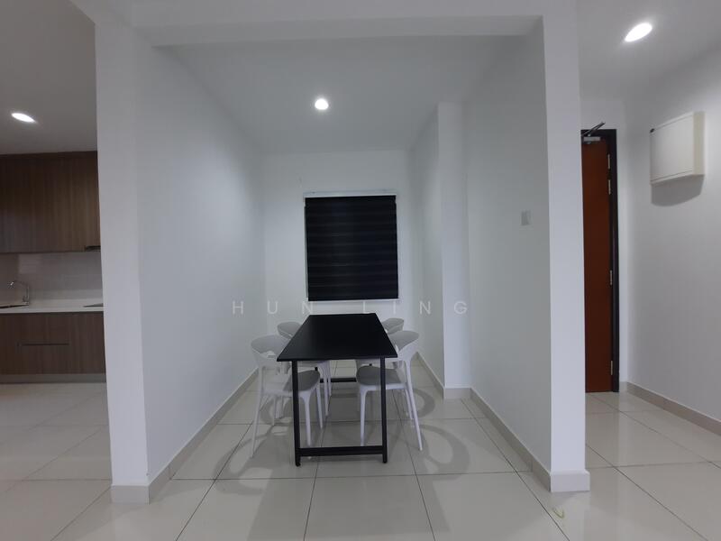Condominium for Rent at Paraiso Residence @ The Earth - Hun Ling - Dining Room - PropertyGuru.com.my