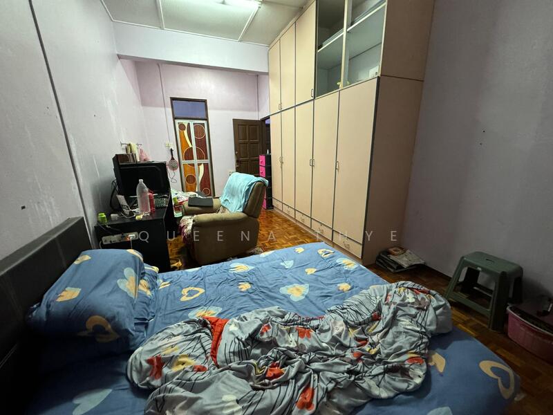 2-storey Terraced House for Sale in Taman Johor Jaya (Johor Bahru) - Queena Thye - Bedroom - PropertyGuru.com.my