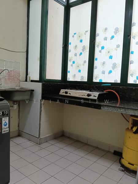 The Istara untuk Untuk Disewa - RM 2,600 /bulan, Mac 2026 - Kitchen - PropertyGuru.com.my