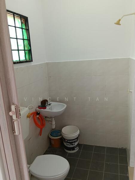 Taman Serendah Makmur untuk Untuk Disewa - RM 1,250 /bulan, Feb 2026 - Bathroom - PropertyGuru.com.my