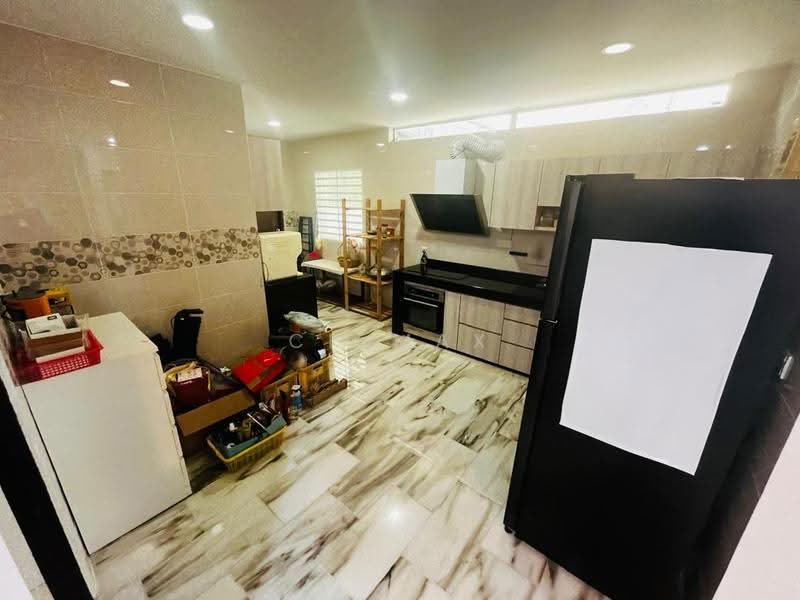 Semi-Detached House for Sale in Taman Ipoh Selatan (Ipoh) - Ck Max - Kitchen - PropertyGuru.com.my