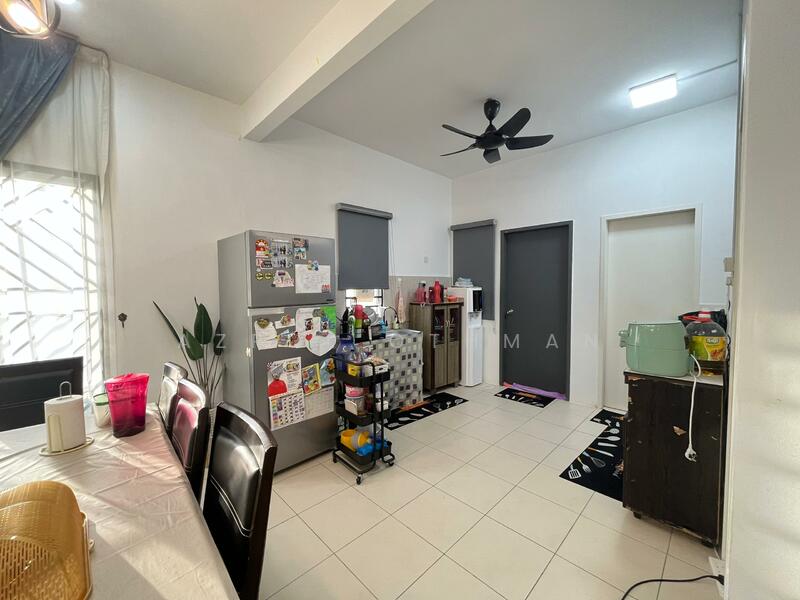 2-storey Terraced House for Sale in Iringan Bayu (Seremban) - Azrul Othman - Kitchen - PropertyGuru.com.my