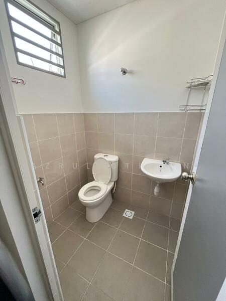 2-storey Terraced House for Sale in Iringan Bayu (Seremban) - Azrul Othman - Bathroom - PropertyGuru.com.my