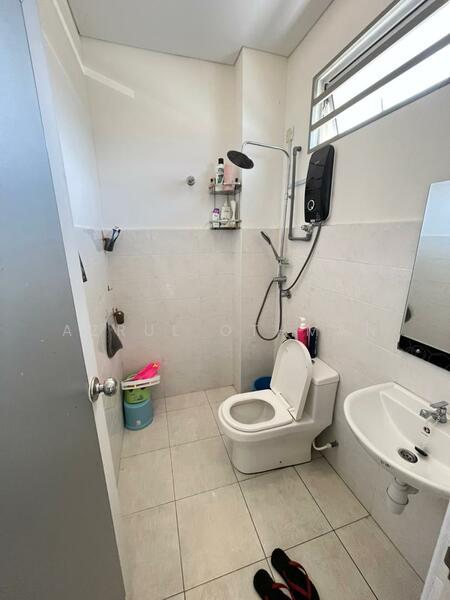 2-storey Terraced House for Sale in Iringan Bayu (Seremban) - Azrul Othman - Bathroom - PropertyGuru.com.my