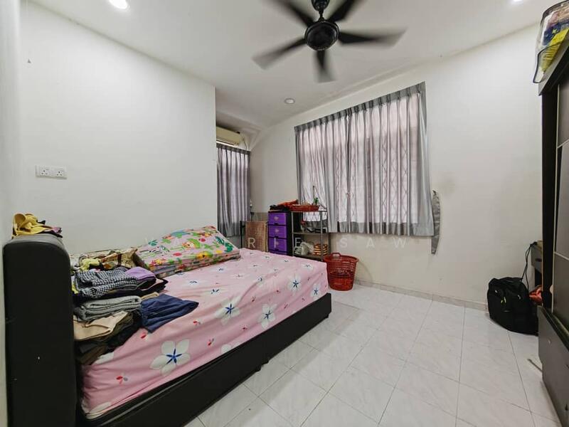 Terraced House for Sale in Taman Rinting (Masai) - Valerie Saw - Bedroom - PropertyGuru.com.my