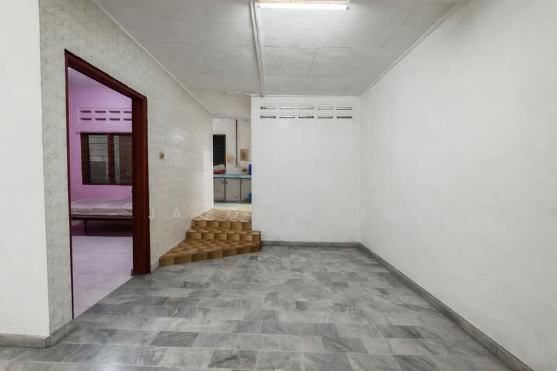 Rumah Teres 1 Tingkat untuk Dijual di Taman Ungku Tun Aminah (Skudai) - Jacob Chua - Bedroom - PropertyGuru.com.my