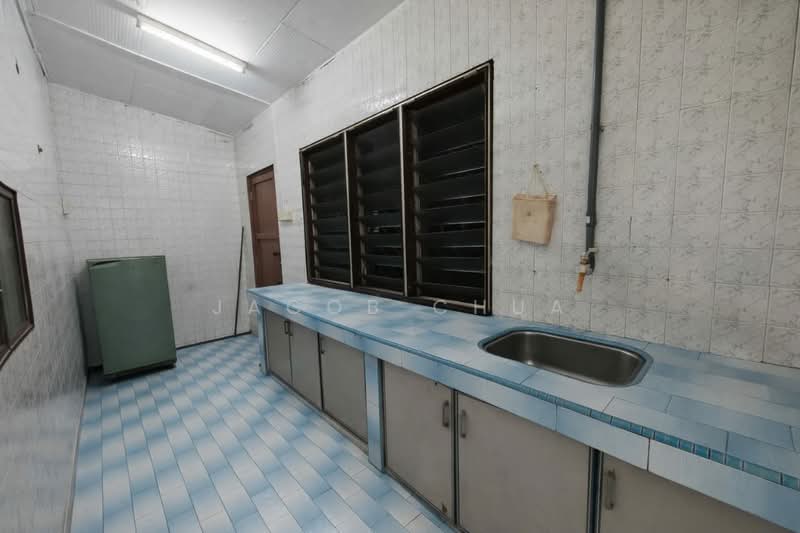 Rumah Teres 1 Tingkat untuk Dijual di Taman Ungku Tun Aminah (Skudai) - Jacob Chua - Kitchen - PropertyGuru.com.my