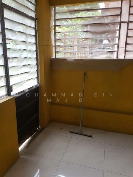 2-storey Terraced House for Sale in U16, Taman Bukit Subang (Shah Alam) - Mohammad Din Majid - Balcony - PropertyGuru.com.my
