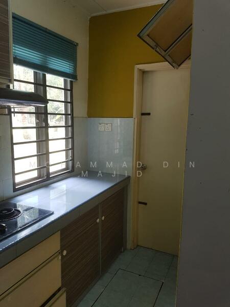 2-storey Terraced House for Sale in U16, Taman Bukit Subang (Shah Alam) - Mohammad Din Majid - Kitchen - PropertyGuru.com.my