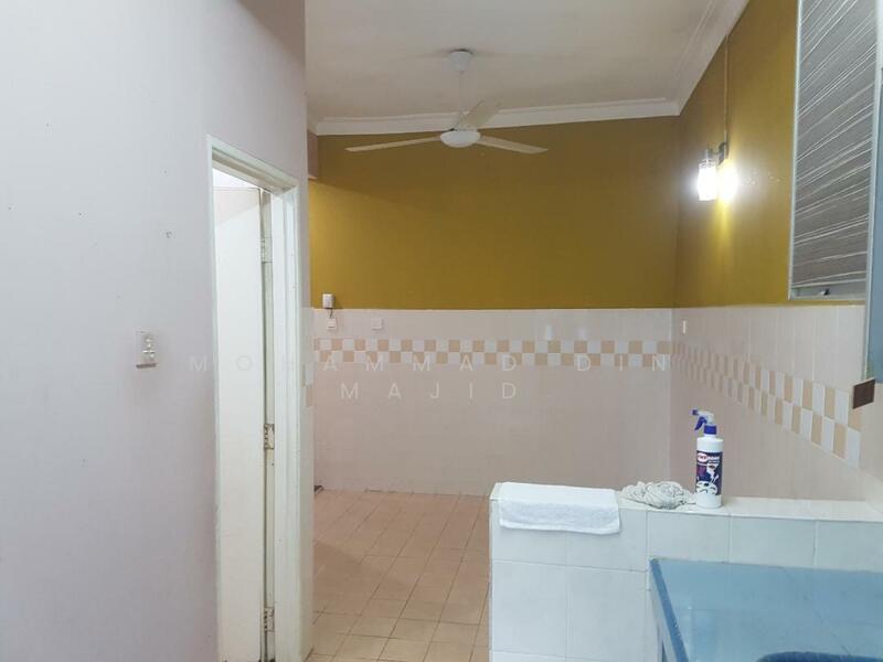 2-storey Terraced House for Sale in U16, Taman Bukit Subang (Shah Alam) - Mohammad Din Majid - Interior - PropertyGuru.com.my