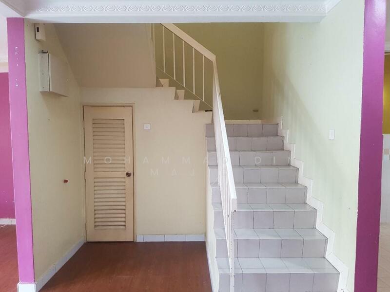 2-storey Terraced House for Sale in U16, Taman Bukit Subang (Shah Alam) - Mohammad Din Majid - Interior - PropertyGuru.com.my