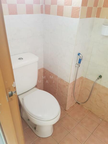 2-storey Terraced House for Sale in U16, Taman Bukit Subang (Shah Alam) - Mohammad Din Majid - Bathroom - PropertyGuru.com.my