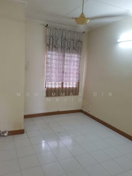 2-storey Terraced House for Sale in U16, Taman Bukit Subang (Shah Alam) - Mohammad Din Majid - Interior - PropertyGuru.com.my