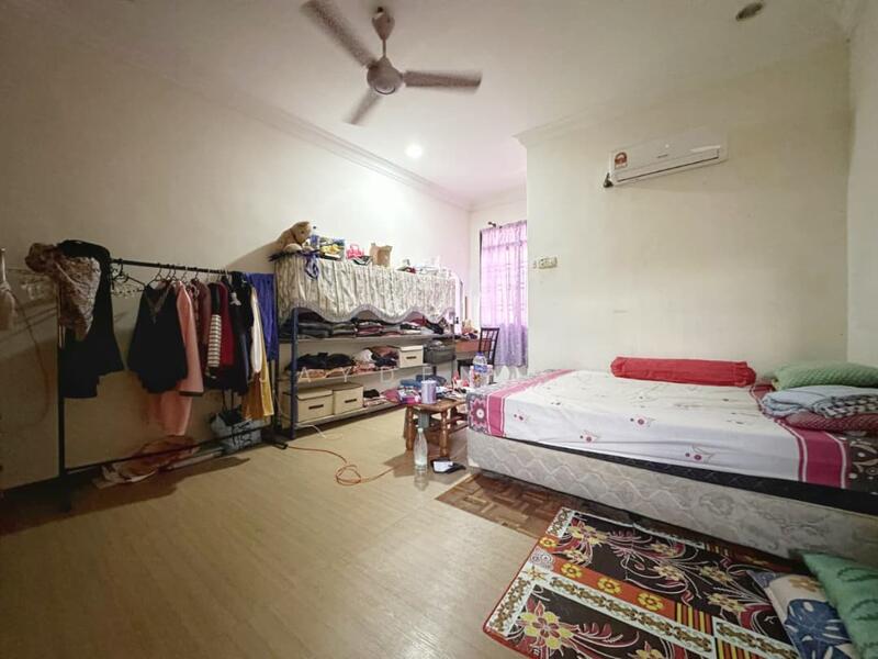 1.5-storey Terraced House for Sale in Bandar Seri Alam (Masai) - Jayden Ng - Bedroom - PropertyGuru.com.my