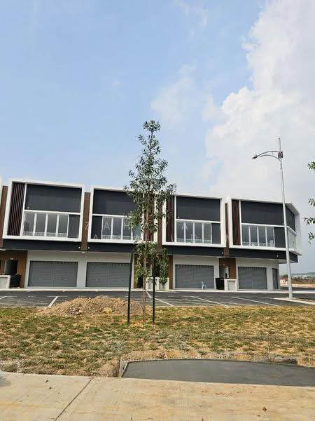Kedai / Pejabat untuk Disewa di Dengkil (Selangor) - Zahayati Jamaludin - Exterior - PropertyGuru.com.my