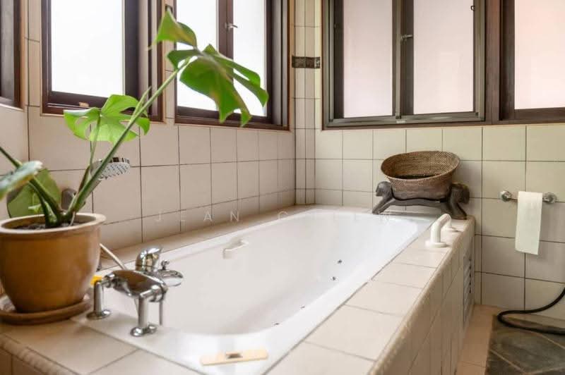 Bungalow House for Sale in Bukit Ledang (Damansara Heights) - Jean Chiew - Bathroom - PropertyGuru.com.my