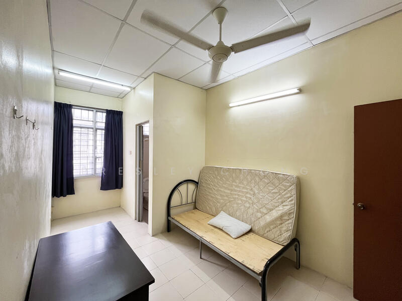 2-storey Terraced House for Sale in Bandar Barat (Kampar) - Presley Chong - Bedroom 2 - PropertyGuru.com.my