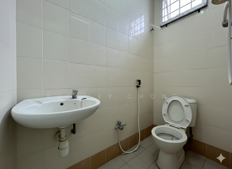 2-storey Terraced House for Sale in Bandar Barat (Kampar) - Presley Chong - Bathroom 4 - PropertyGuru.com.my