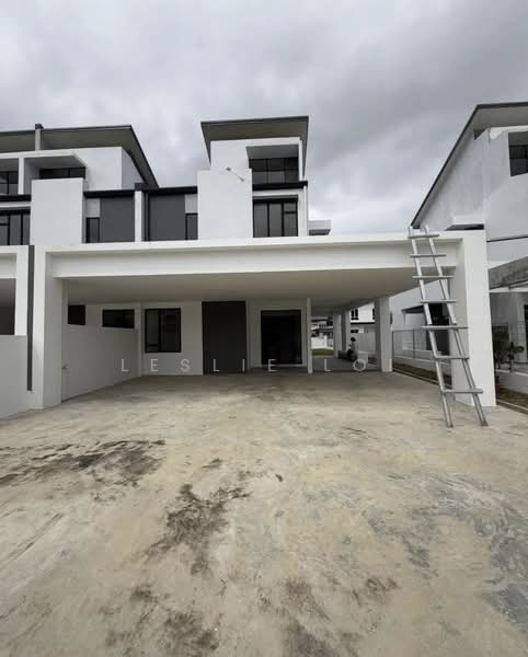 2.5-storey Terraced House for Sale in Petra Jaya (Kuching) - Leslie Loi - Exterior - PropertyGuru.com.my