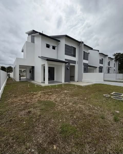 2.5-storey Terraced House for Sale in Petra Jaya (Kuching) - Leslie Loi - PropertyGuru.com.my