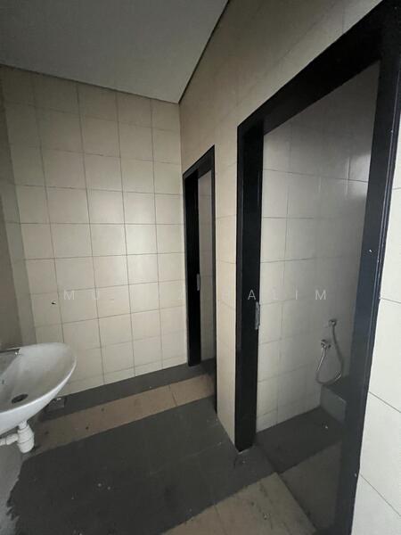 Shop / Office for Rent in Cyberjaya (Selangor) - Mu'izz Halim - Bathroom - PropertyGuru.com.my