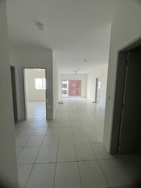 Condominium for Rent at Residensi Sateria - Shafiq Muttalib - Interior - PropertyGuru.com.my